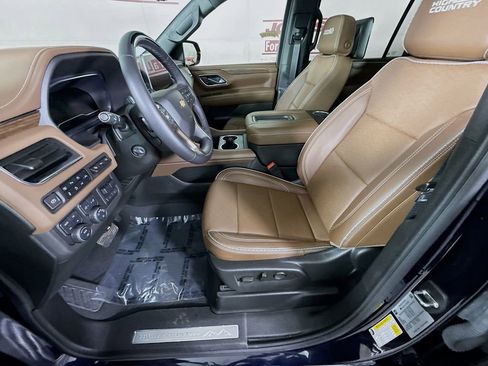 Used 2024 Chevrolet Suburban High Country w/ Advanced Technology Package image 25
