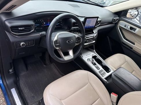 Used 2022 Ford Explorer Limited w/ Equipment Group 301A RWD image 24