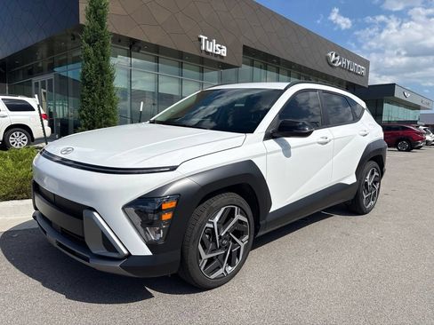 Used 2026 Hyundai Kona SEL Premium FWD image 2