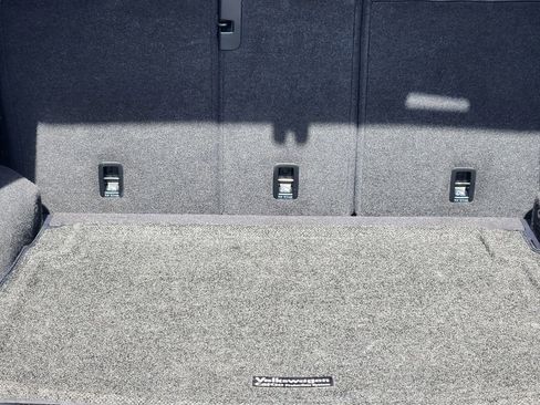 Used 2018 Volkswagen Tiguan SE w/ Panoramic Sunroof Package image 20