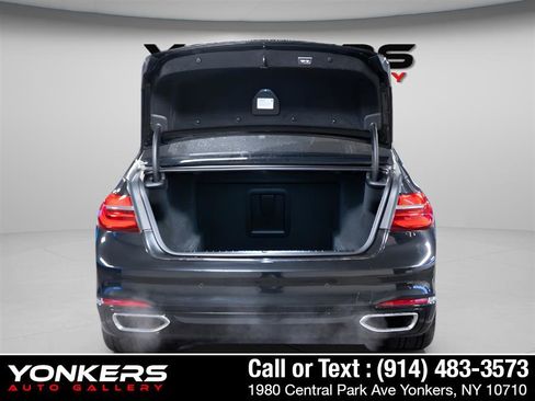 Used 2019 BMW 750i xDrive w/ Executive Package image 25