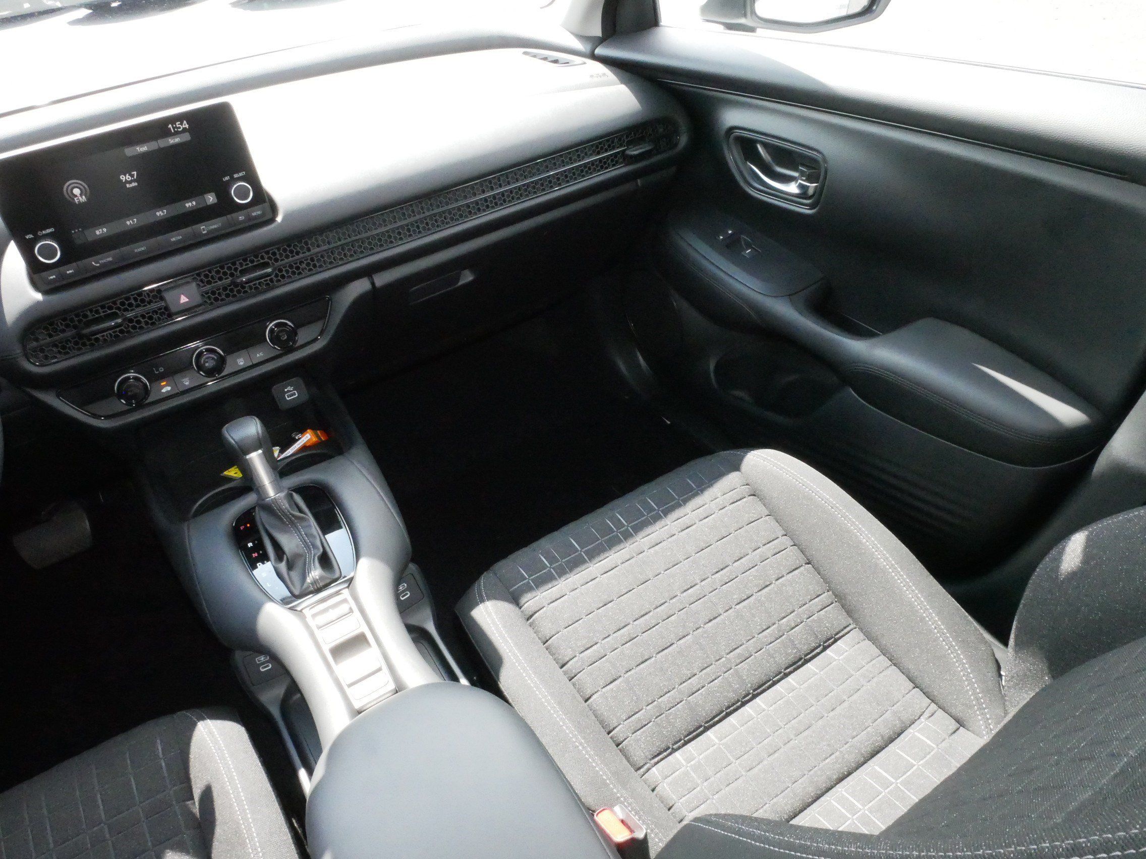 Used 2024 Honda HR-V LX image 11