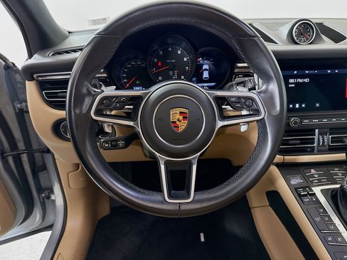 Used 2020 Porsche Macan image 12