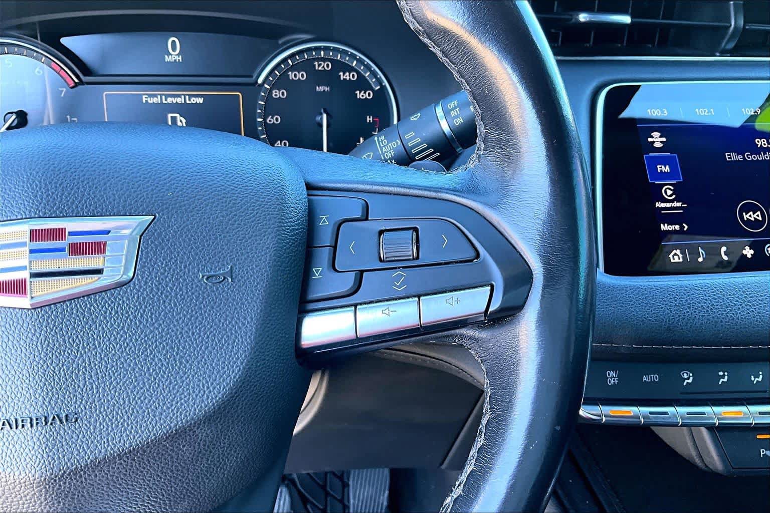 Used 2022 Cadillac XT4 Premium Luxury w/ LPO, ONYX Package FWD image 23