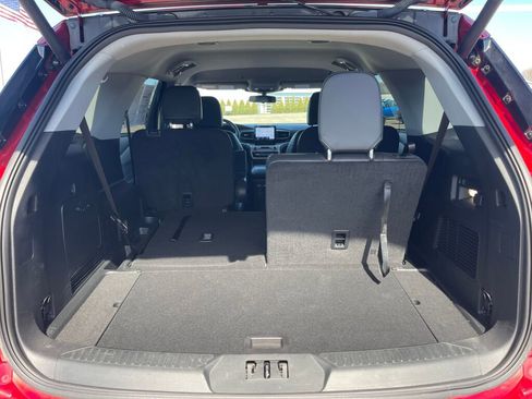 Used 2023 Ford Explorer XLT w/ Equipment Group 202A image 26