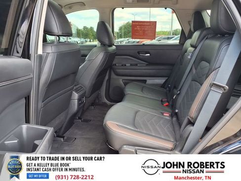 Certified 2025 Nissan Pathfinder Platinum w/ Cargo Package FWD image 9
