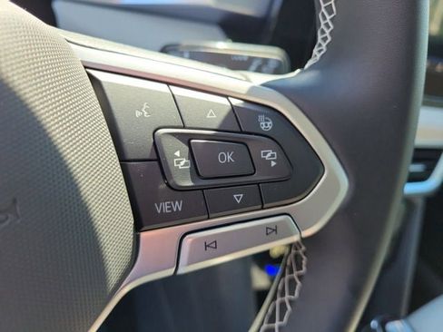 New 2026 Volkswagen Taos SE FWD image 22