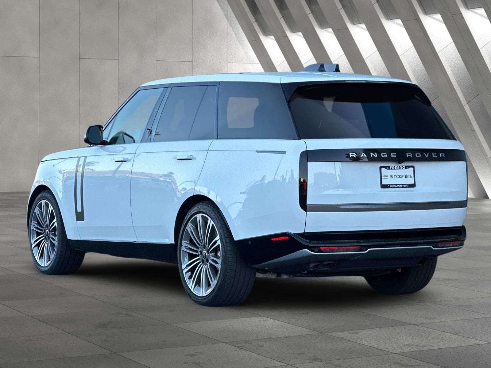Used 2024 Land Rover Range Rover SE AWD/4WD image 6