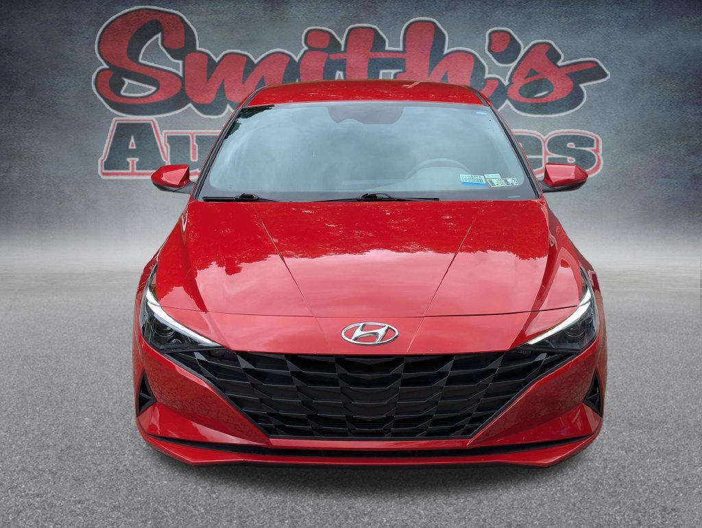 Used 2022 Hyundai Elantra SEL w/ Cargo Package FWD image 2