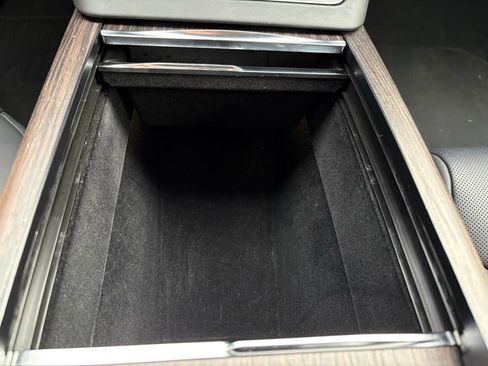 Used 2022 Tesla Model S image 22