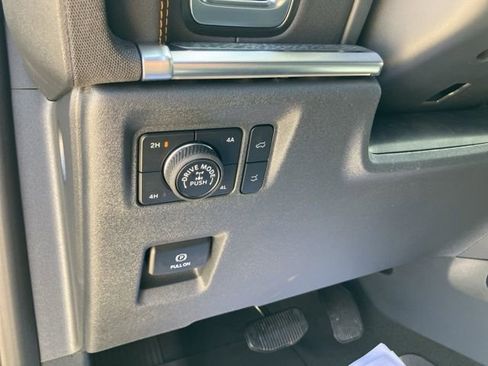 New 2026 Ford Expedition Tremor image 28
