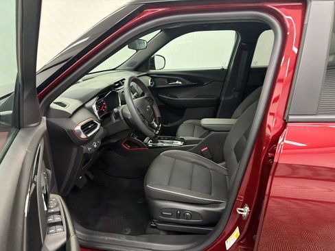 Used 2023 Chevrolet TrailBlazer RS FWD image 9