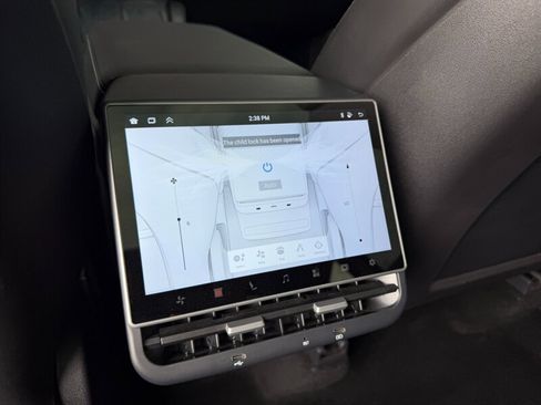 Used 2024 Tesla Model Y 2WD image 5