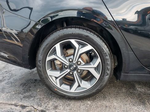 Used 2020 Kia Forte LXS FWD image 9