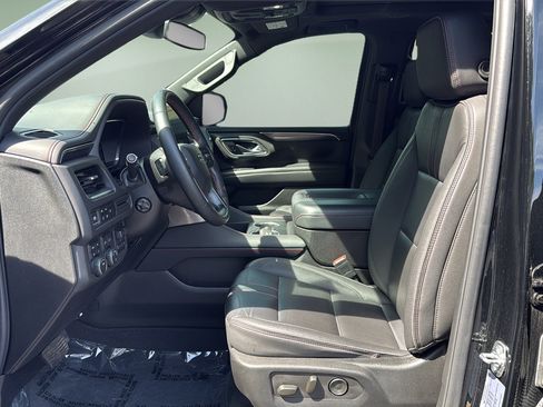 Used 2024 Chevrolet Suburban RST w/ Luxury Package AWD/4WD image 11