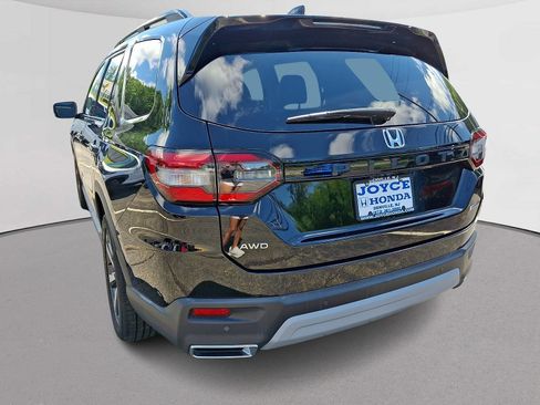 Certified 2023 Honda Pilot Touring image 8