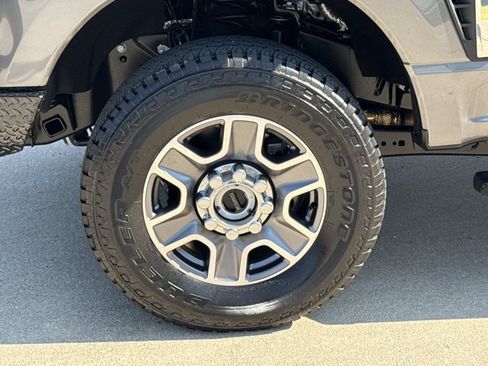Used 2025 Ford F350 XLT w/ FX4 Off-Road Package AWD/4WD image 12