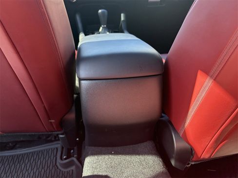 Used 2025 MAZDA MAZDA3 Hatchback w/ Appearance Package image 25