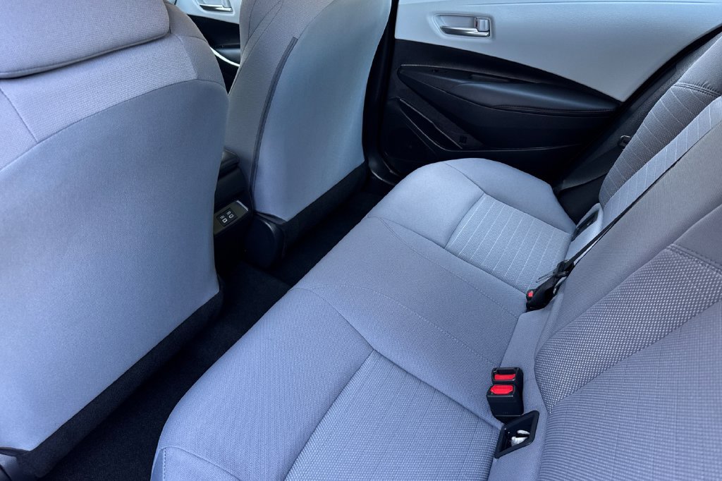 Certified 2025 Toyota Corolla SE w/ Convenience Package FWD image 11