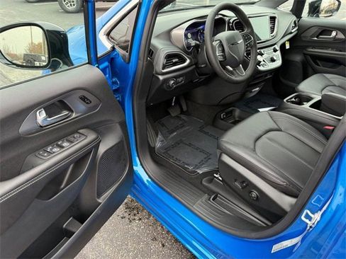 New 2026 Chrysler Pacifica Select image 19