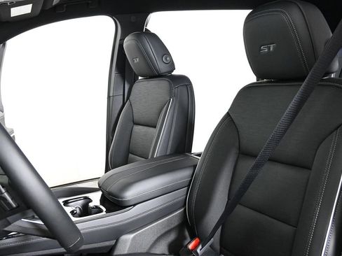 New 2026 Buick Enclave Sport Touring image 5