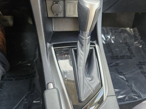 Used 2015 Toyota Corolla LE image 24