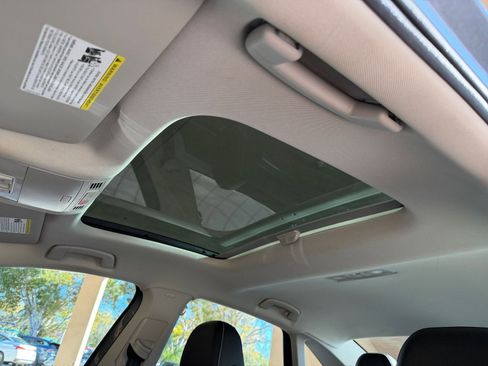 Used 2025 Volkswagen Jetta SE image 23