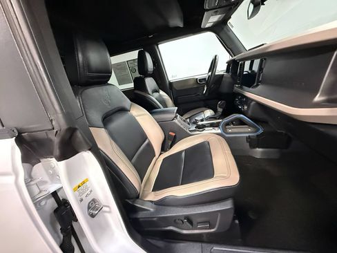 Used 2024 Ford Bronco Wildtrak AWD/4WD image 13