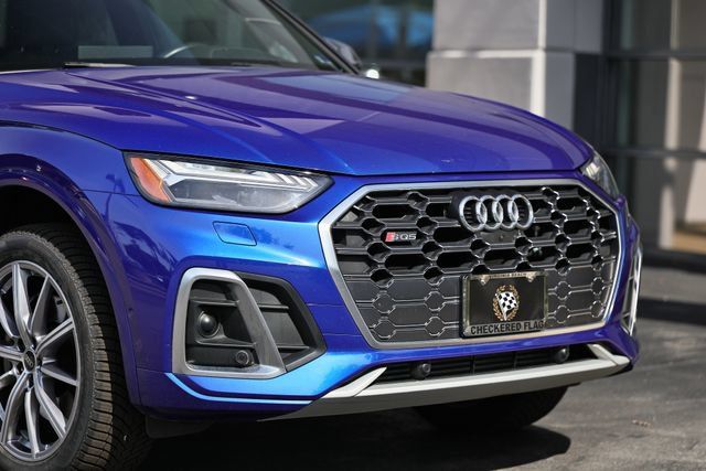 Used 2023 Audi SQ5 Prestige w/ Prestige Package AWD/4WD image 2