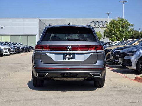 Used 2024 Volkswagen Atlas SE image 7