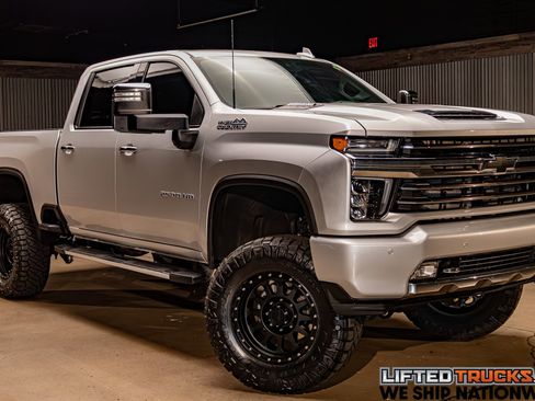 Used 2022 Chevrolet Silverado 2500 High Country w/ Technology Package image 1