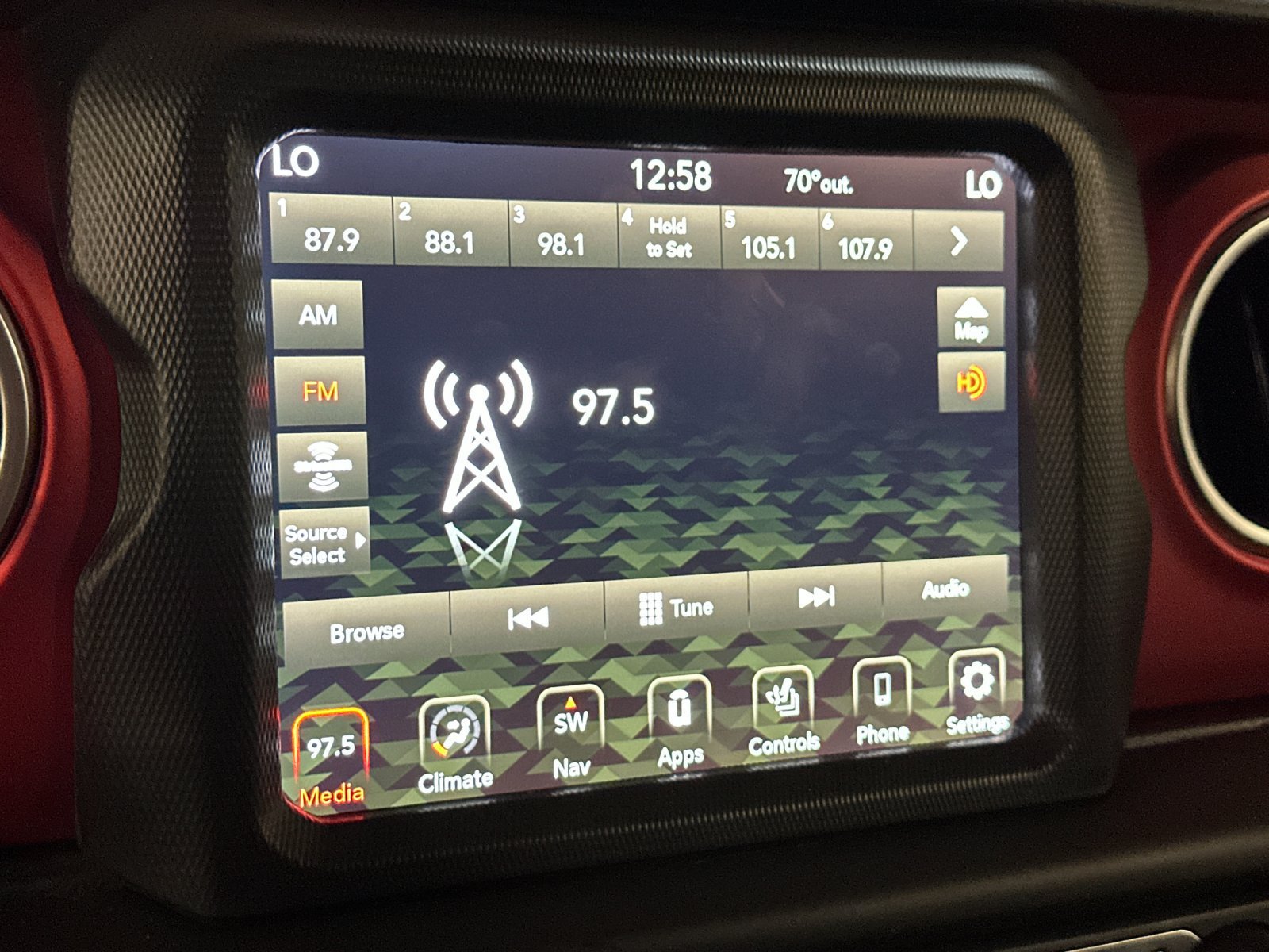 Used 2018 Jeep Wrangler Unlimited Rubicon AWD/4WD image 16