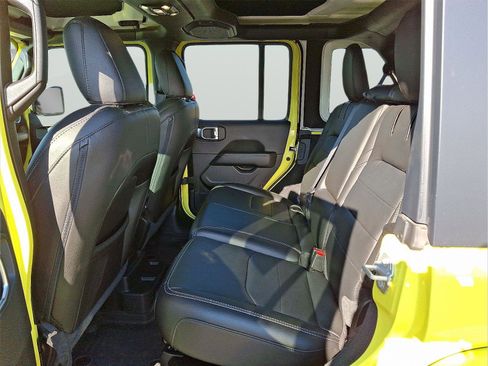 Used 2023 Jeep Wrangler Sahara w/ Cold Weather Group image 11