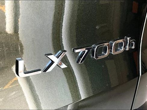 Certified 2025 Lexus LX 700h Luxury w/ Accessory Package (Z1) image 24