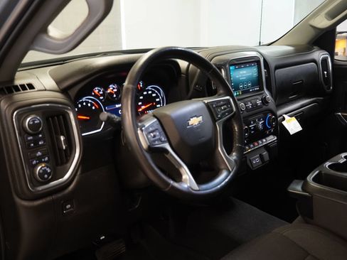Used 2022 Chevrolet Silverado 1500 LT AWD/4WD image 6