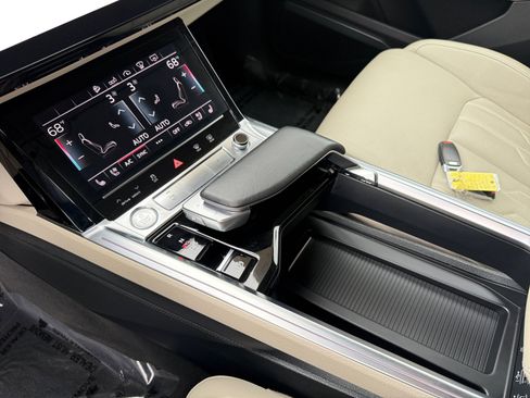 Used 2019 Audi e-tron Prestige image 13