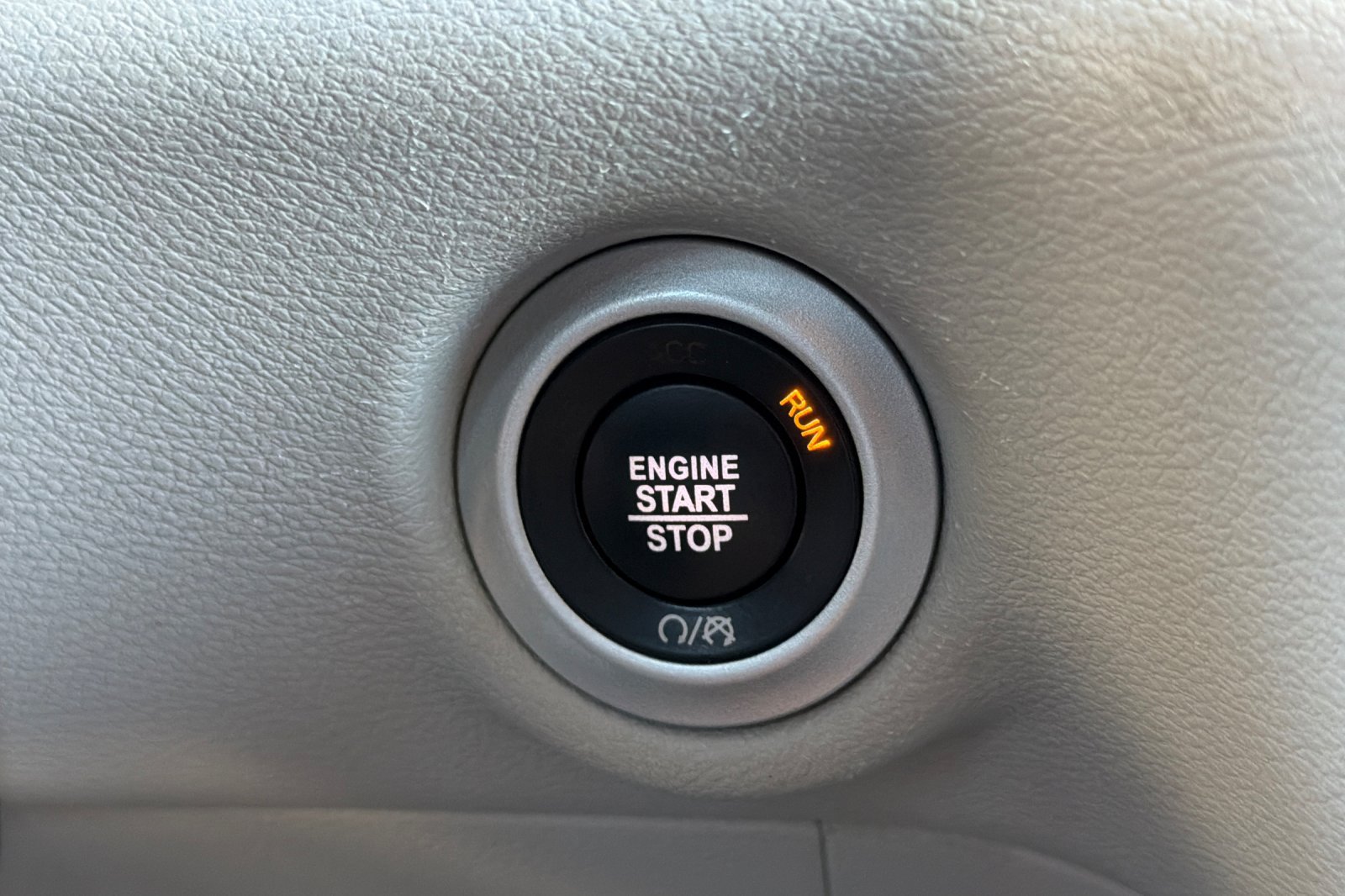 Used 2023 Chrysler Pacifica Touring-L FWD image 28