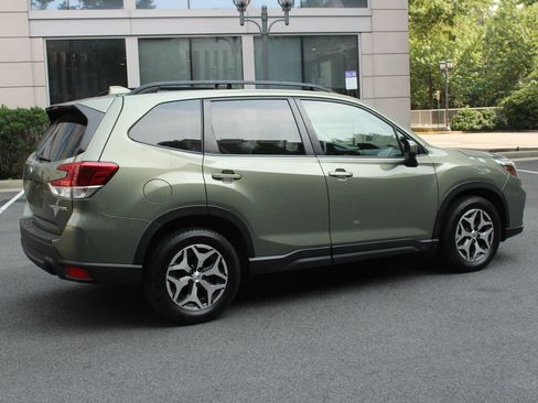 Used 2021 Subaru Forester Premium AWD/4WD image 7