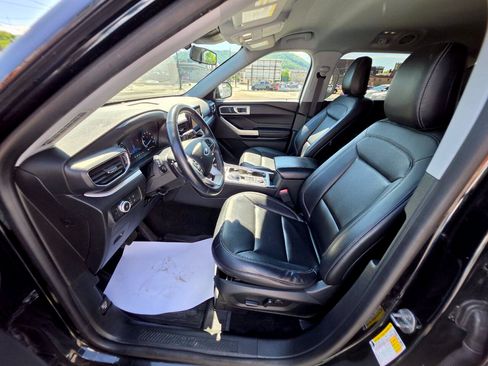 Used 2020 Ford Explorer XLT w/ Equipment Group 202A AWD/4WD image 19