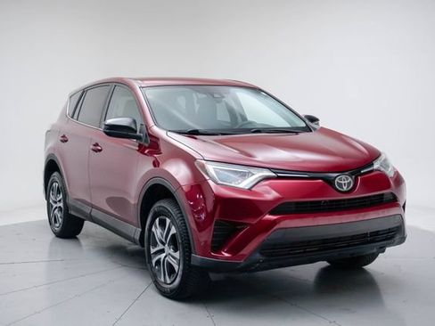 Used 2018 Toyota RAV4 LE w/ All Weather Liner Package AWD/4WD image 17