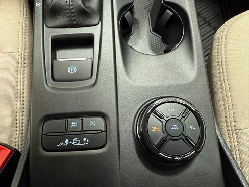 Used 2025 Ford Ranger XLT w/ FX4 Off-Road Package image 18