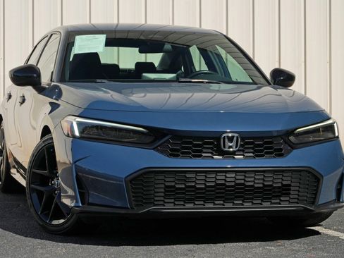 Used 2025 Honda Civic Sport image 2