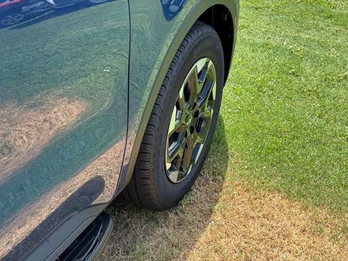 Certified 2025 Kia Sorento S w/ Panoramic Sunroof Package FWD image 24