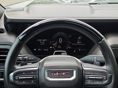 Certified 2025 GMC Yukon AT4 w/ AT4 Premium Plus Package AWD/4WD image 12