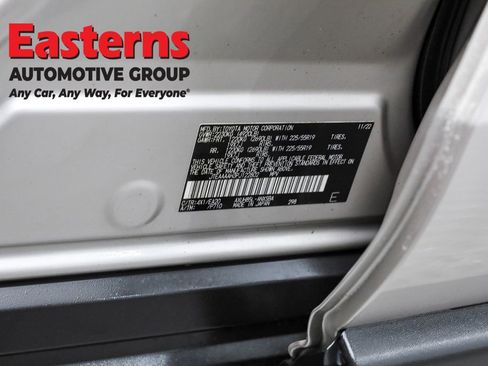 Used 2023 Toyota Venza Limited AWD/4WD image 34