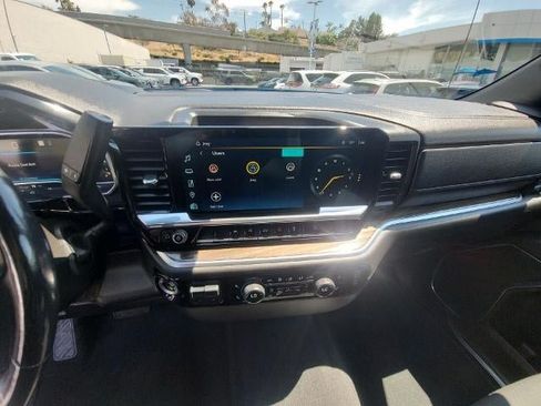 Used 2022 Chevrolet Silverado 1500 RST AWD/4WD image 13