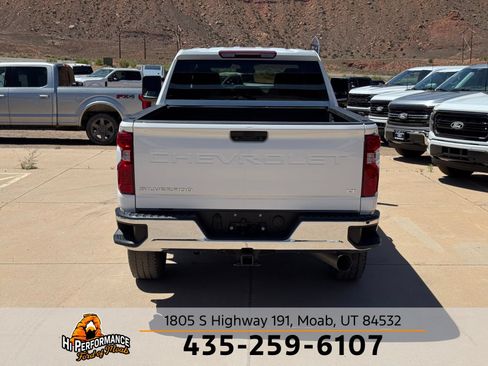 Used 2024 Chevrolet Silverado 2500 LT AWD/4WD image 8