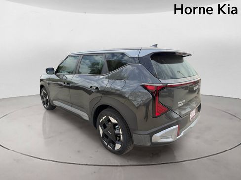 New 2027 Kia Seltos S FWD image 5
