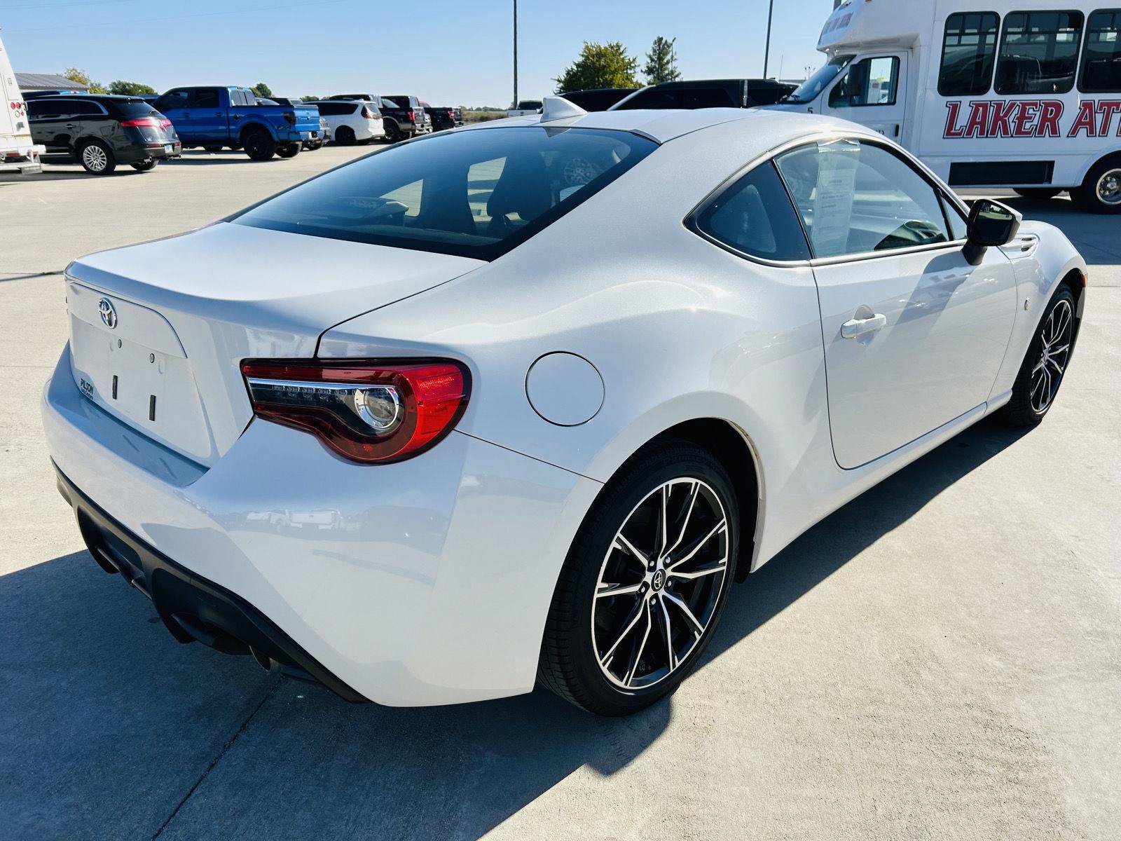 Used 2017 Toyota 86 RWD image 28