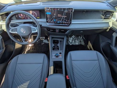 New 2026 Volkswagen Tiguan SE R-Line FWD image 15